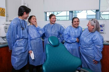 Image card dental students wyndham vale8 353x235